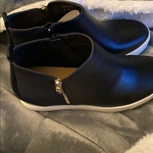 Black wedge ankle sneakers